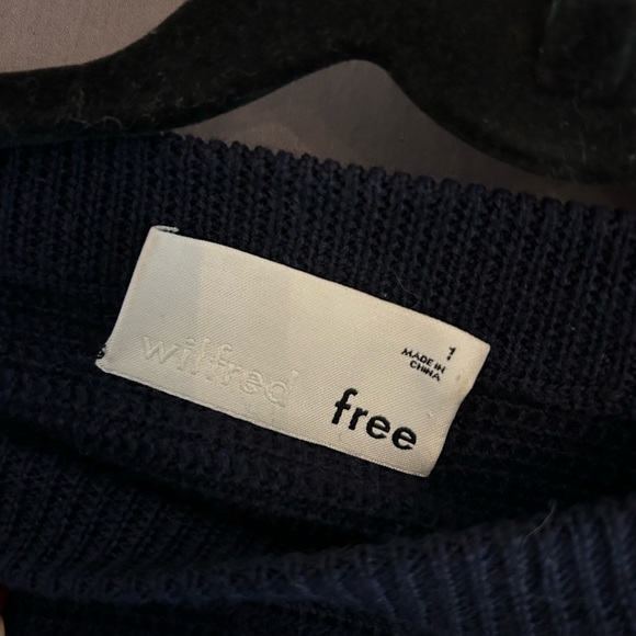 Aritzia cropped sweater - Picture 2 of 2